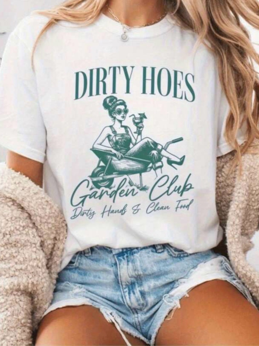 ❤️‍🔥BNWT❤️‍🔥 Dirty Hoes Garden Club Graphic Tee